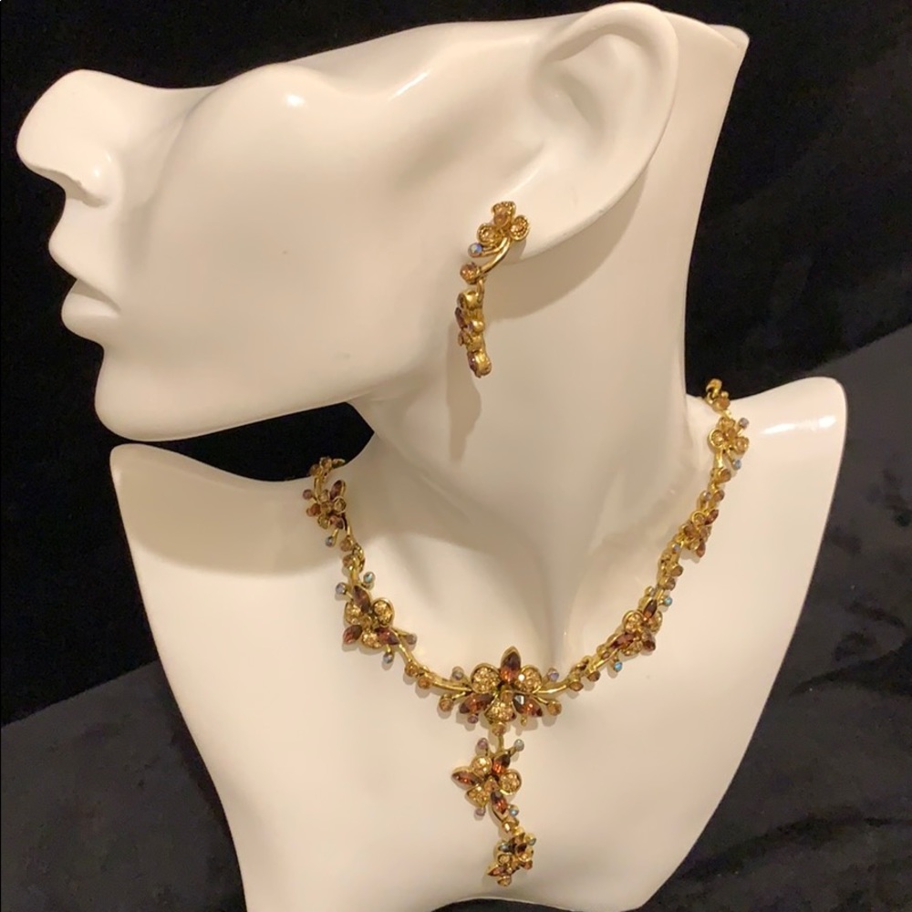 Women’s custom jewelry, made with crystal,